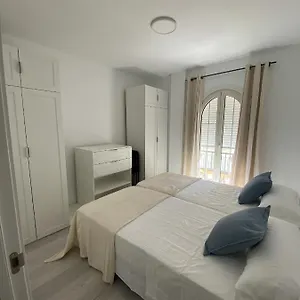 https://apartamento-carihuela-1.1costadelsol.com